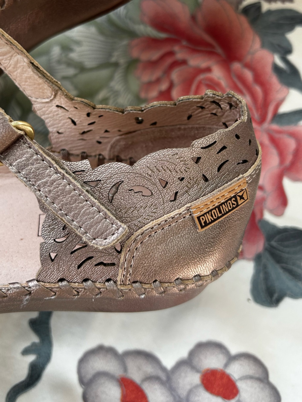 Pikolinos Light Gold Leather Low Wedge Shoe w Straps, Size 38, Size 7.5 to 8 - Picture 7 of 11